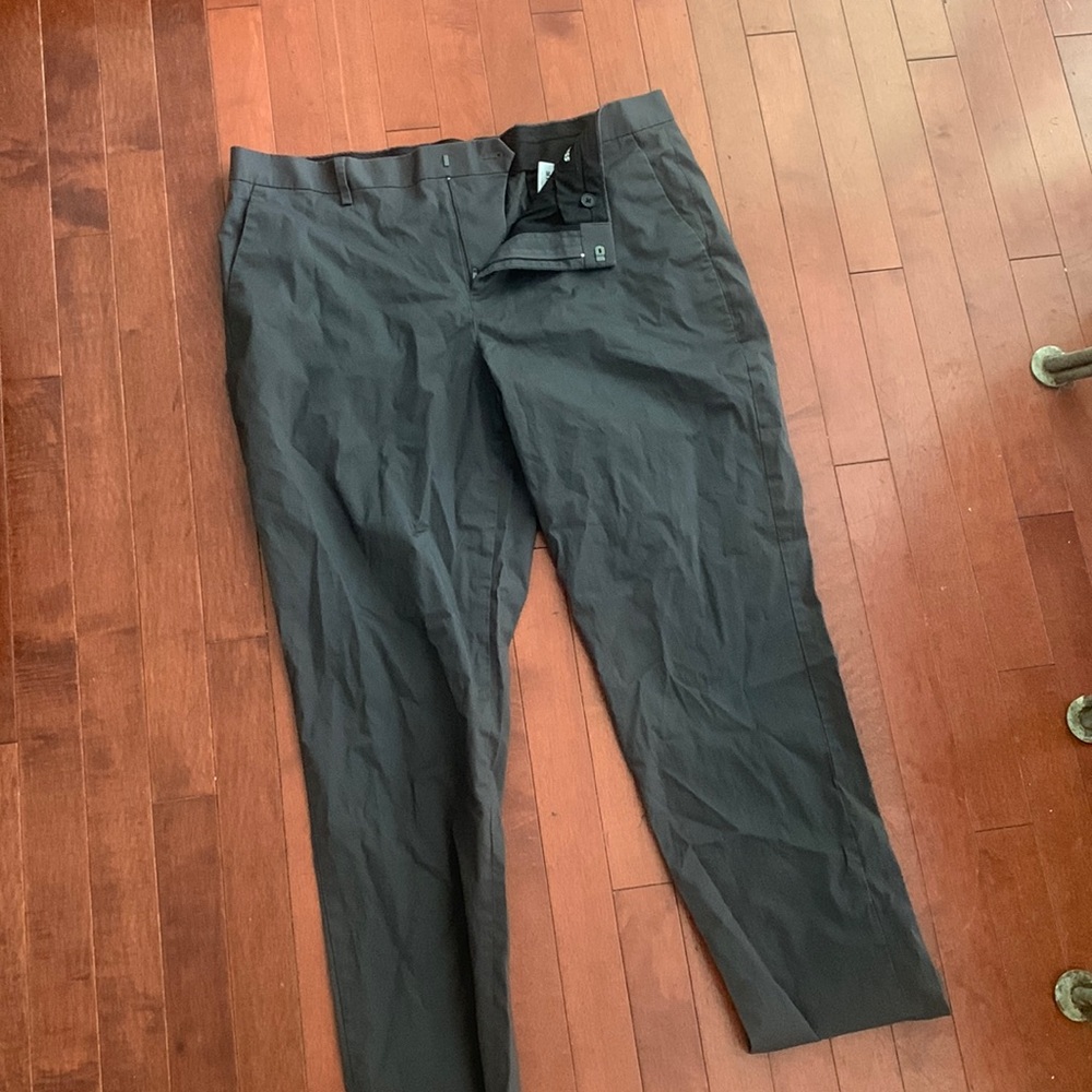 Men’s grey dress pant